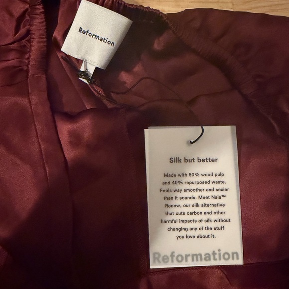 Reformation Fern Shorts in romance - Picture 6 of 7